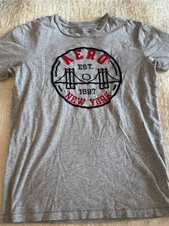 Aeropostale Tops - Aeropostale Gray Short Sleeve Tee with Red & Navy New York Crest